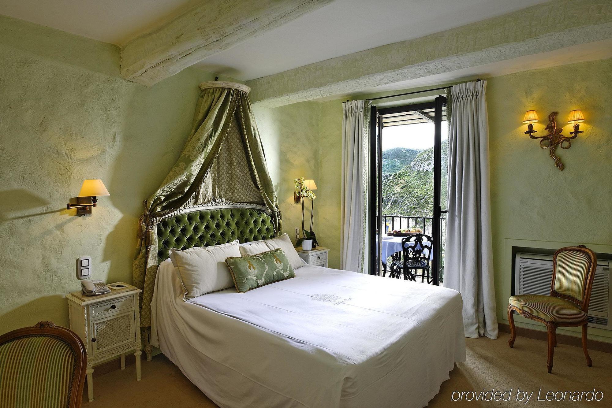 Chateau Eza Éze Bilik gambar